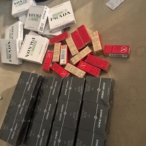 Prada Dimensions Multi-Effect Eyeshadow in Black and White